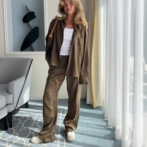 Djerf Avenue on the go pants Mocha